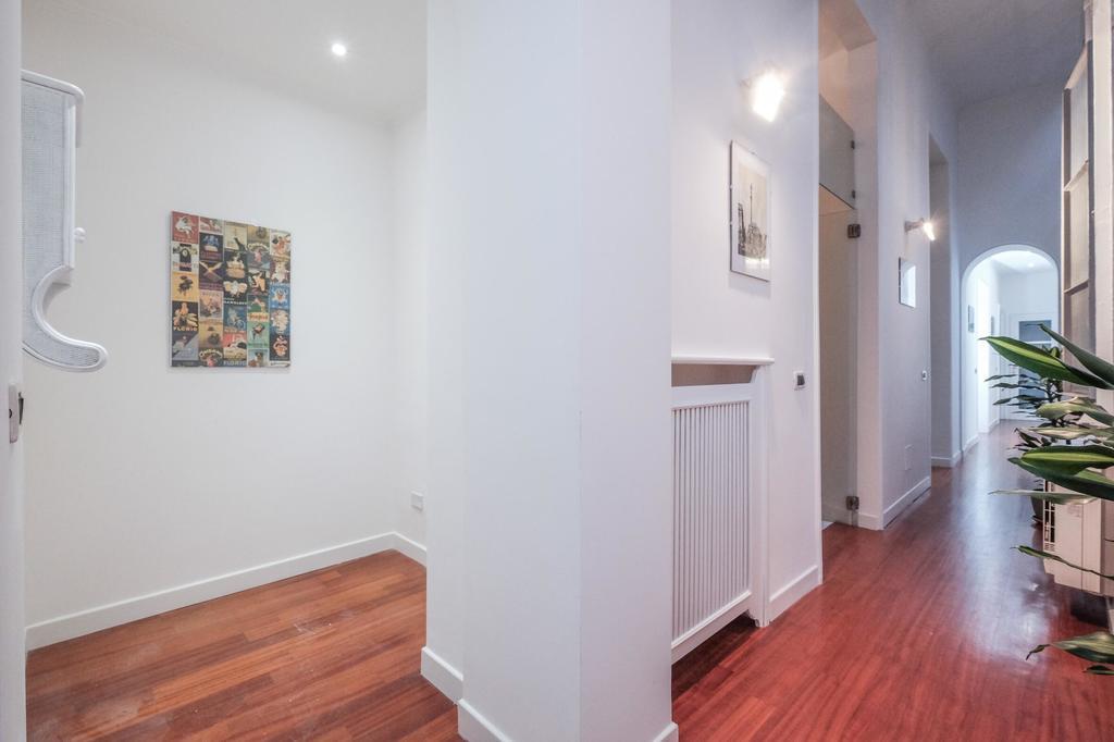 Spanish Steps Art Apartment Рим Екстер'єр фото