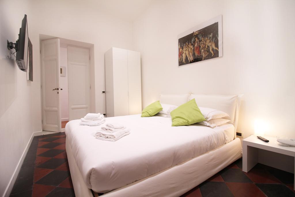 Spanish Steps Art Apartment Рим Екстер'єр фото