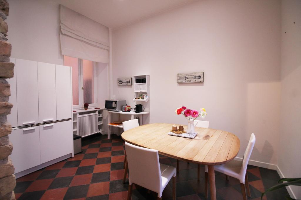 Spanish Steps Art Apartment Рим Екстер'єр фото